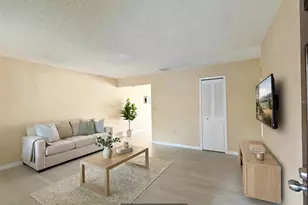 615 2nd Ave NE, Largo, FL 33770 - Photo 3