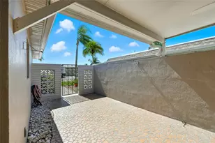 545 Boca Ciega Point Blvd N, Saint Petersburg, FL 33708 - Photo 9