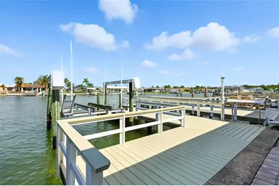 545 Boca Ciega Point Boulevard N, Saint Petersburg, FL 33708 - Photo 41