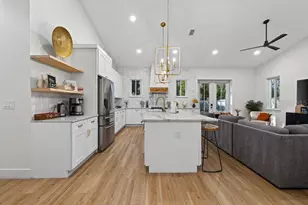 2009 E Jean St, Tampa, FL 33610 - Photo 9