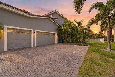 832 Manns Harbor Drive, Apollo Beach, FL 33572 - Photo 3