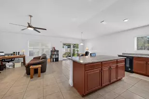 9244 Freedom Hill Dr, Seffner, FL 33584 - Photo 13