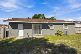 8527 Gold Ridge Cir, Tampa, FL 33619 - Photo 19