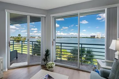 8021 Sailboat Key Boulevard S #304, Saint Petersburg, FL 33707 - Photo 3