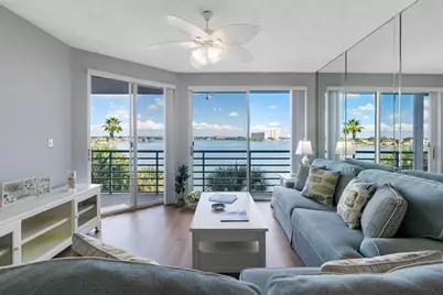 8021 Sailboat Key Boulevard S #304, Saint Petersburg, FL 33707 - Photo 9