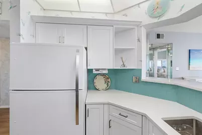 8021 Sailboat Key Boulevard S #304, Saint Petersburg, FL 33707 - Photo 17