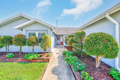 8747 Glen Lakes Boulevard N, Saint Petersburg, FL 33702 - Photo 3