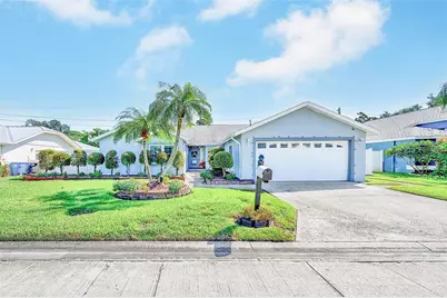 8747 Glen Lakes Boulevard N, Saint Petersburg, FL 33702 - Photo 1