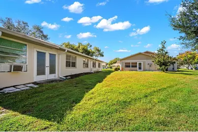 1906 Canterbury Lane #32, Sun City Center, FL 33573 - Photo 25
