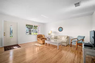 1906 Canterbury Ln, Sun City Center, FL 33573 - Photo 11