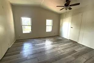 5111 Hill Dr, Zephyrhills, FL 33542 - Photo 9