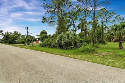 2011 Wells Avenue, Alva, FL 33920 - Photo 7