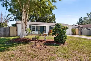 408 13th St SW, Ruskin, FL 33570 - Photo 1