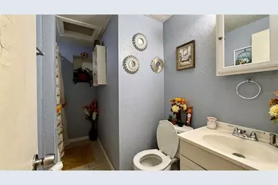 5810 N Gomez Avenue, Tampa, FL 33614 - Photo 9