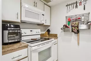 4718 Christa Ct, Tampa, FL 33614 - Photo 13