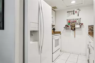 4718 Christa Ct, Tampa, FL 33614 - Photo 15