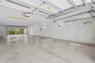1208 5th St S, Saint Petersburg, FL 33701 - Photo 33