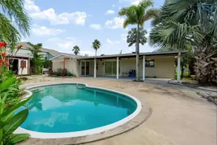 2123 Bayou Dr, Holiday, FL 34691 - Photo 9