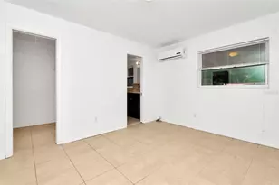 3700 Haines Rd N, Saint Petersburg, FL 33704 - Photo 11