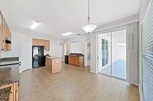8427 Carriage Pointe Dr, Gibsonton, FL 33534 - Photo 15
