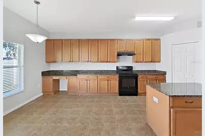 8427 Carriage Pointe Drive, Gibsonton, FL 33534 - Photo 13