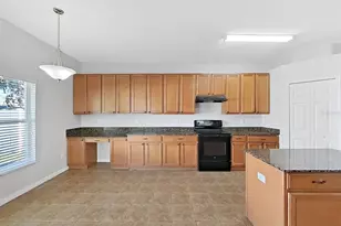 8427 Carriage Pointe Dr, Gibsonton, FL 33534 - Photo 13