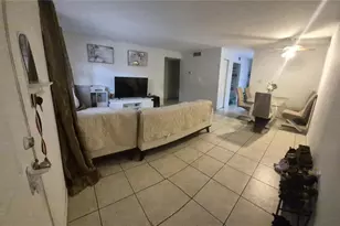 202 Poinsettia Pine Ct, Tampa, FL 33612 - Photo 3