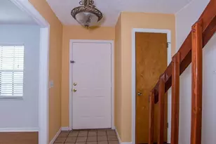 12724 N 57th St, Tampa, FL 33617 - Photo 3