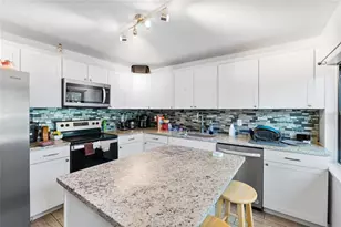 2227 19th St S, Saint Petersburg, FL 33712 - Photo 27