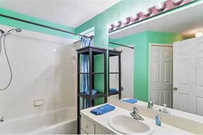 7451 Oxford Garden Circle, Apollo Beach, FL 33572 - Photo 13