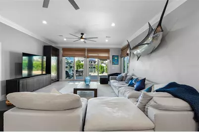 68 S Windward Island W, Clearwater Beach, FL 33767 - Photo 11