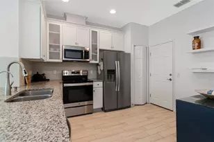 2455 Golden Pasture Cir, Clearwater, FL 33764 - Photo 11