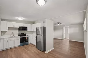 1421 Longwood Loop, Tampa, FL 33619 - Photo 9
