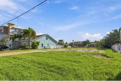 553 Crystal Drive, Madeira Beach, FL 33708 - Photo 3