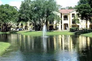 5612 Pinnacle Heights Cir, Tampa, FL 33624 - Photo 9