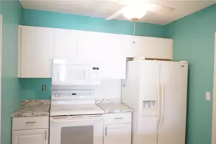 703 Huxley Pl, Sun City Center, FL 33573 - Photo 11