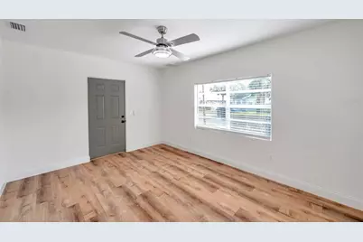 1811 Quincy Street S, Saint Petersburg, FL 33711 - Photo 5