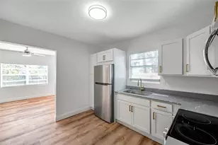 1811 Quincy St S, Saint Petersburg, FL 33711 - Photo 7