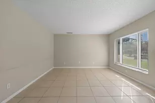 518 Wynnwood Dr, Brandon, FL 33511 - Photo 9