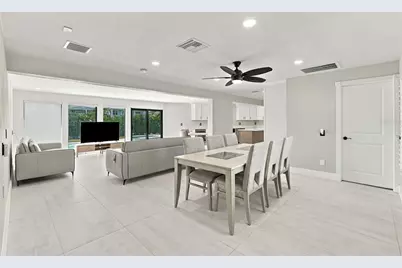 556 Johns Pass Avenue, Madeira Beach, FL 33708 - Photo 15