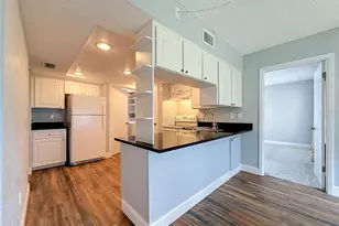 225 Country Club Dr, Largo, FL 33771 - Photo 9