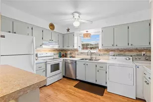 3910 37th St S, Saint Petersburg, FL 33711 - Photo 19