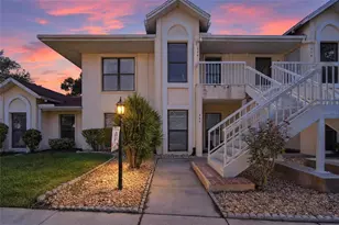 304 Knottwood Ct, Sun City Center, FL 33573 - Photo 1