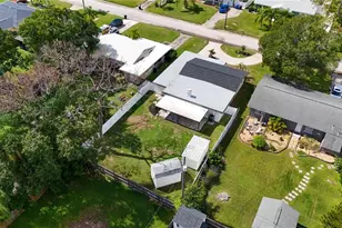 9025 3rd St N, Saint Petersburg, FL 33702 - Photo 47