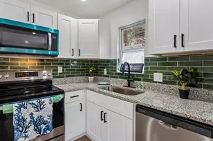 2929 Emerson Ave S, Saint Petersburg, FL 33712 - Photo 11