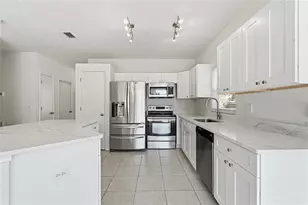 16867 Le Clare Shores Dr, Tampa, FL 33624 - Photo 7