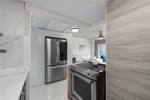 880 Mandalay Ave, Clearwater, FL 33767 - Photo 9