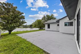 10609 Out Island Dr, Tampa, FL 33615 - Photo 41