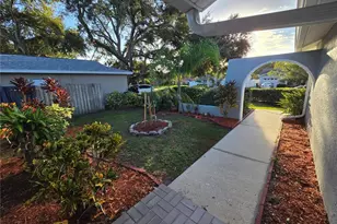 1007 Vineyard Ct, Dunedin, FL 34698 - Photo 3
