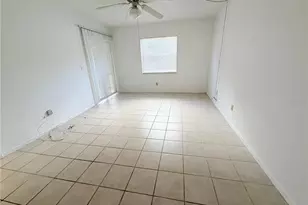 8151 Heatherwood Dr, Seminole, FL 33777 - Photo 11